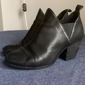Black Aerosols “Levitate” booties, size 7.5